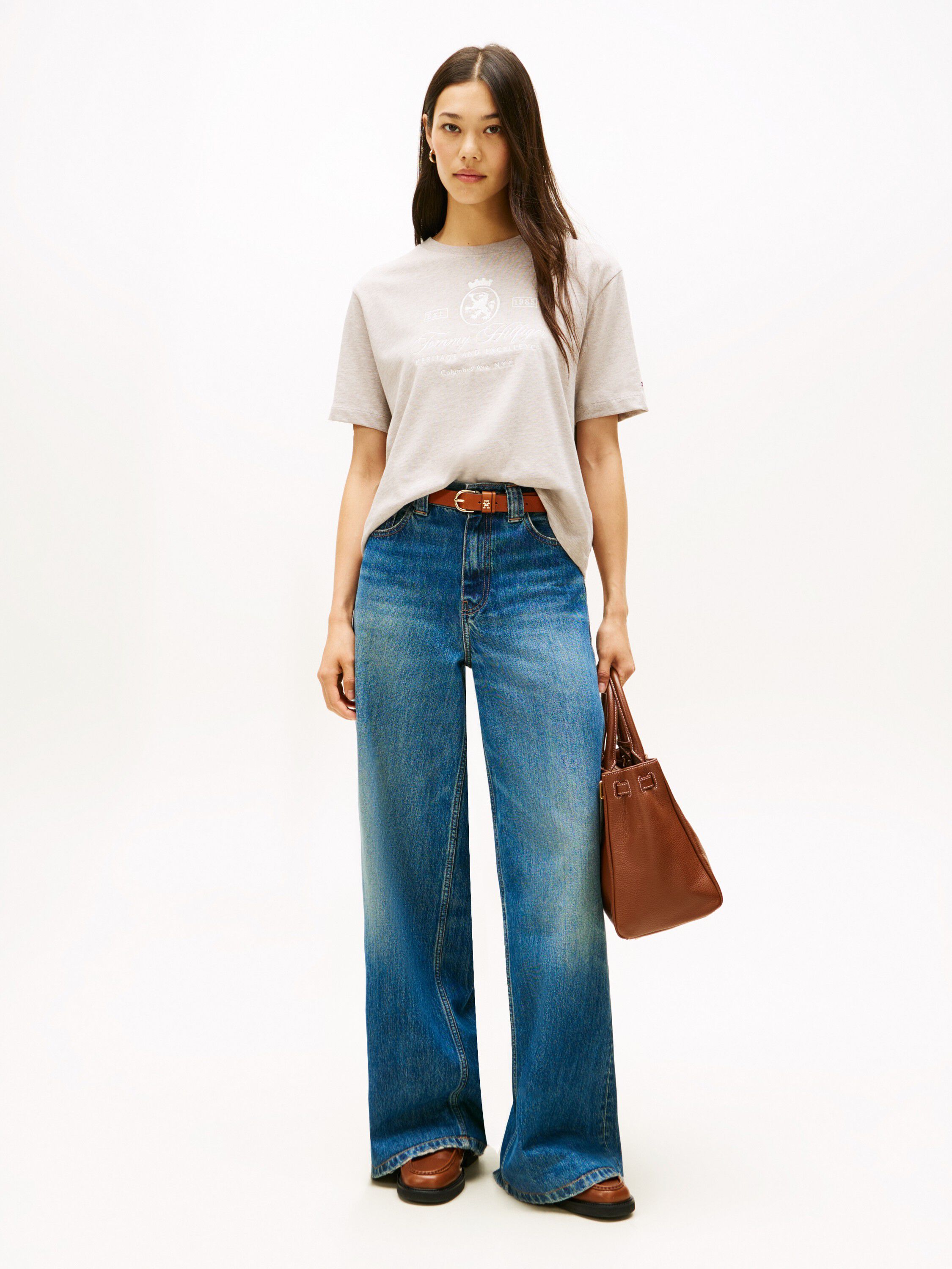 VARSITY CREST RLX SS TEE