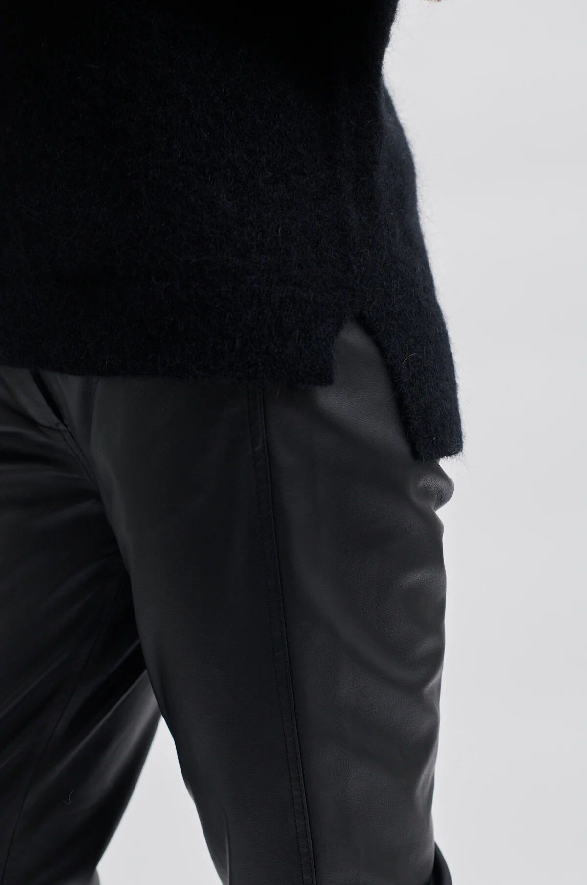 Brook Mohair Blend Knit New O-Neck