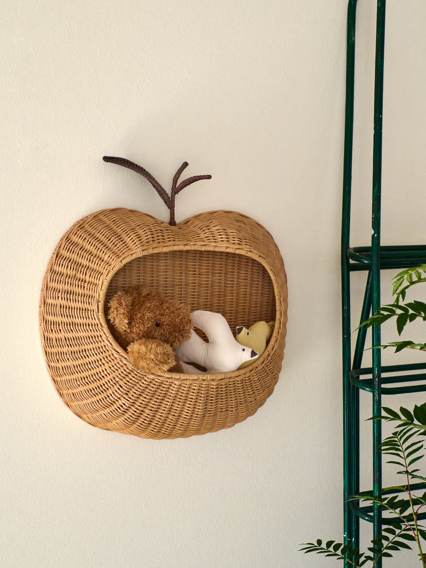 Apple Braided Wall Pocket - Natural