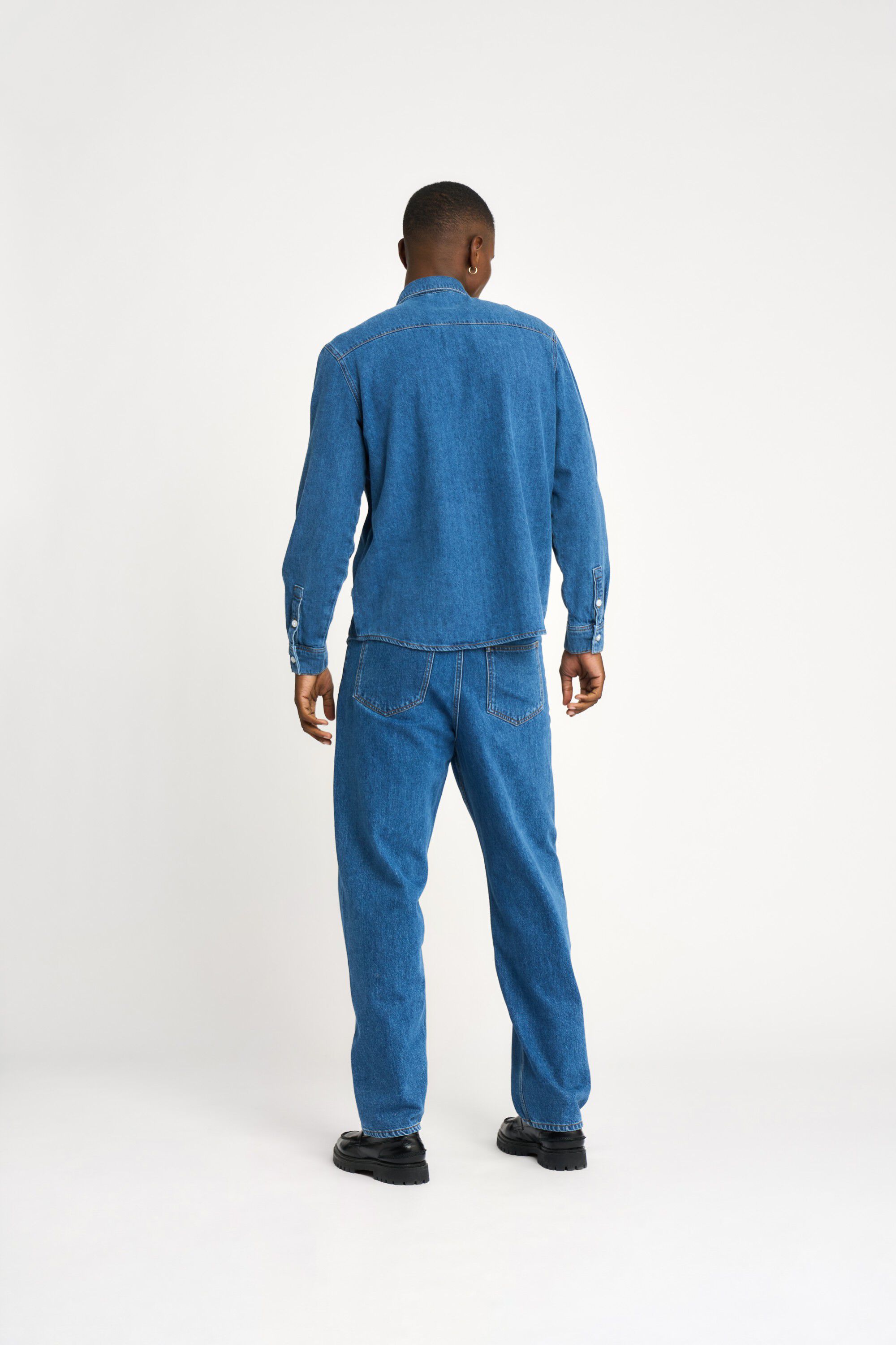 RTOWEN LOOSE FIT JEANS.