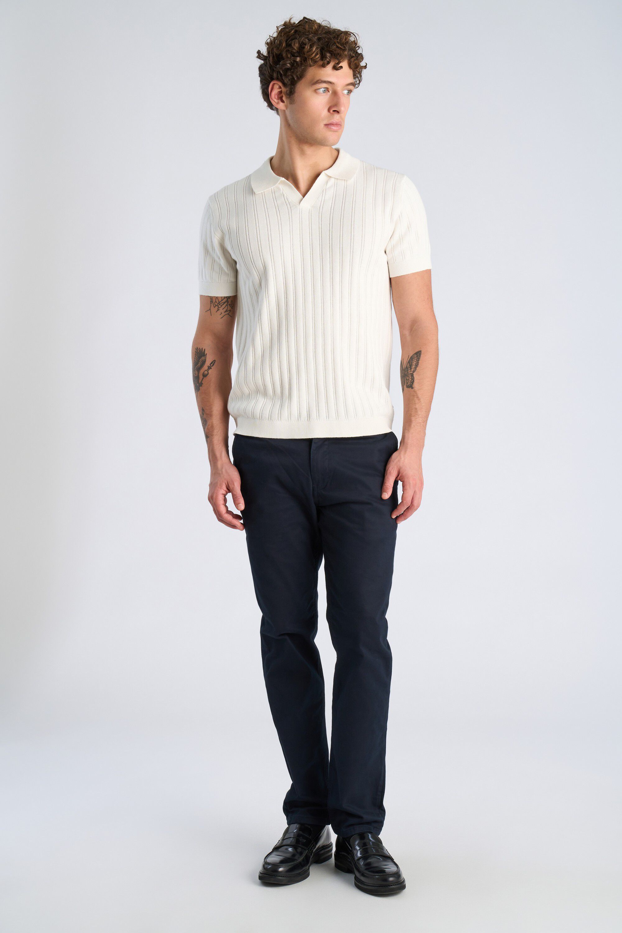 Knitted S/S v-neck polo