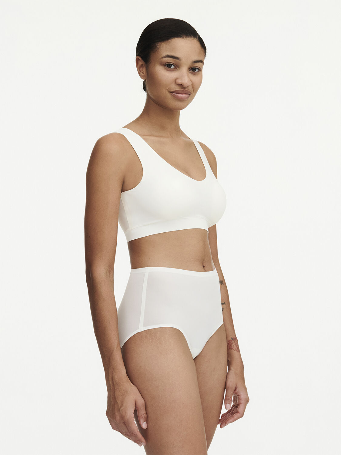 UW BRA WF PADDED V NECK
