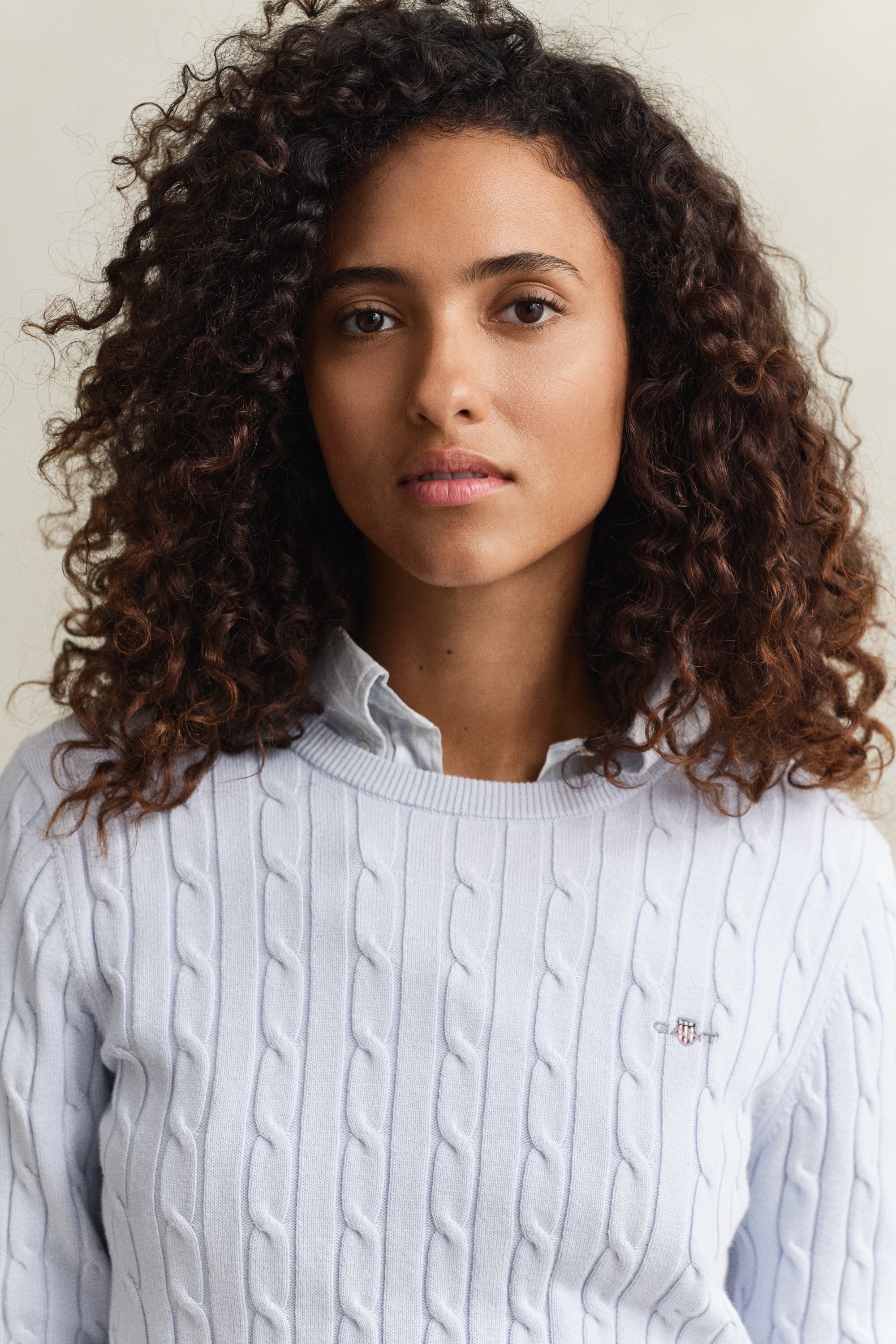 STRETCH COTTON CABLE C-NECK