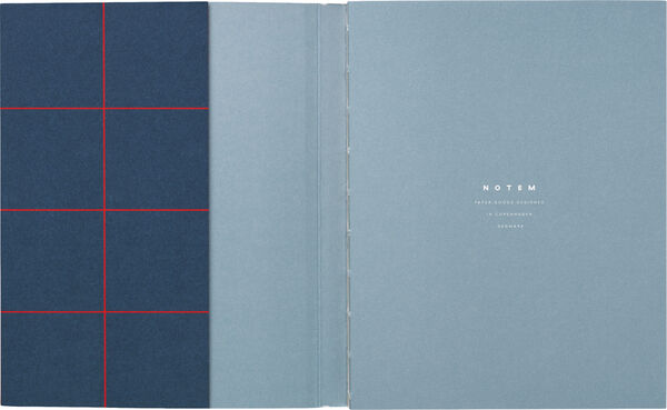 Medium notesbog med syet ryg, Mørk blå