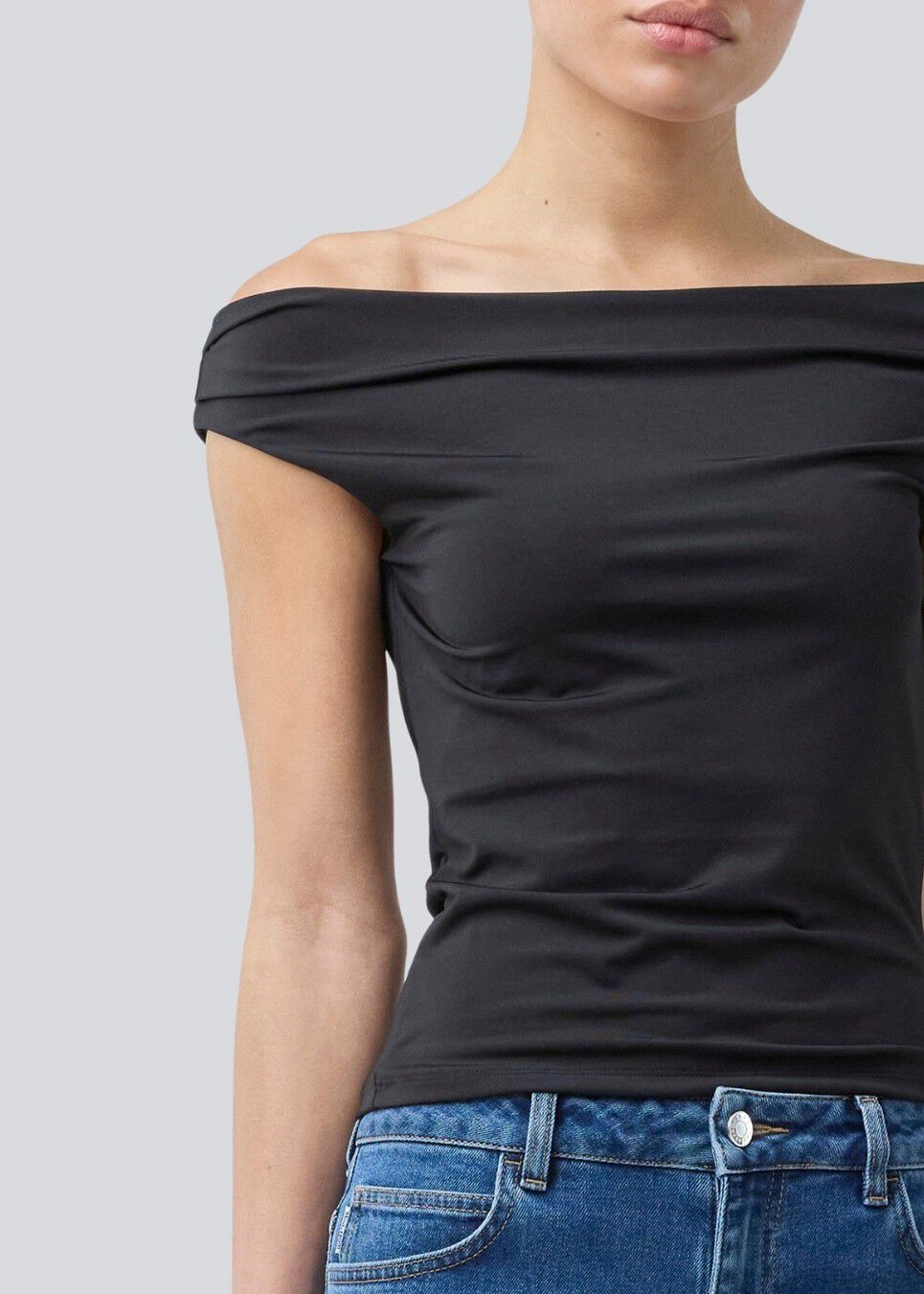 HimaMD off-shoulder top