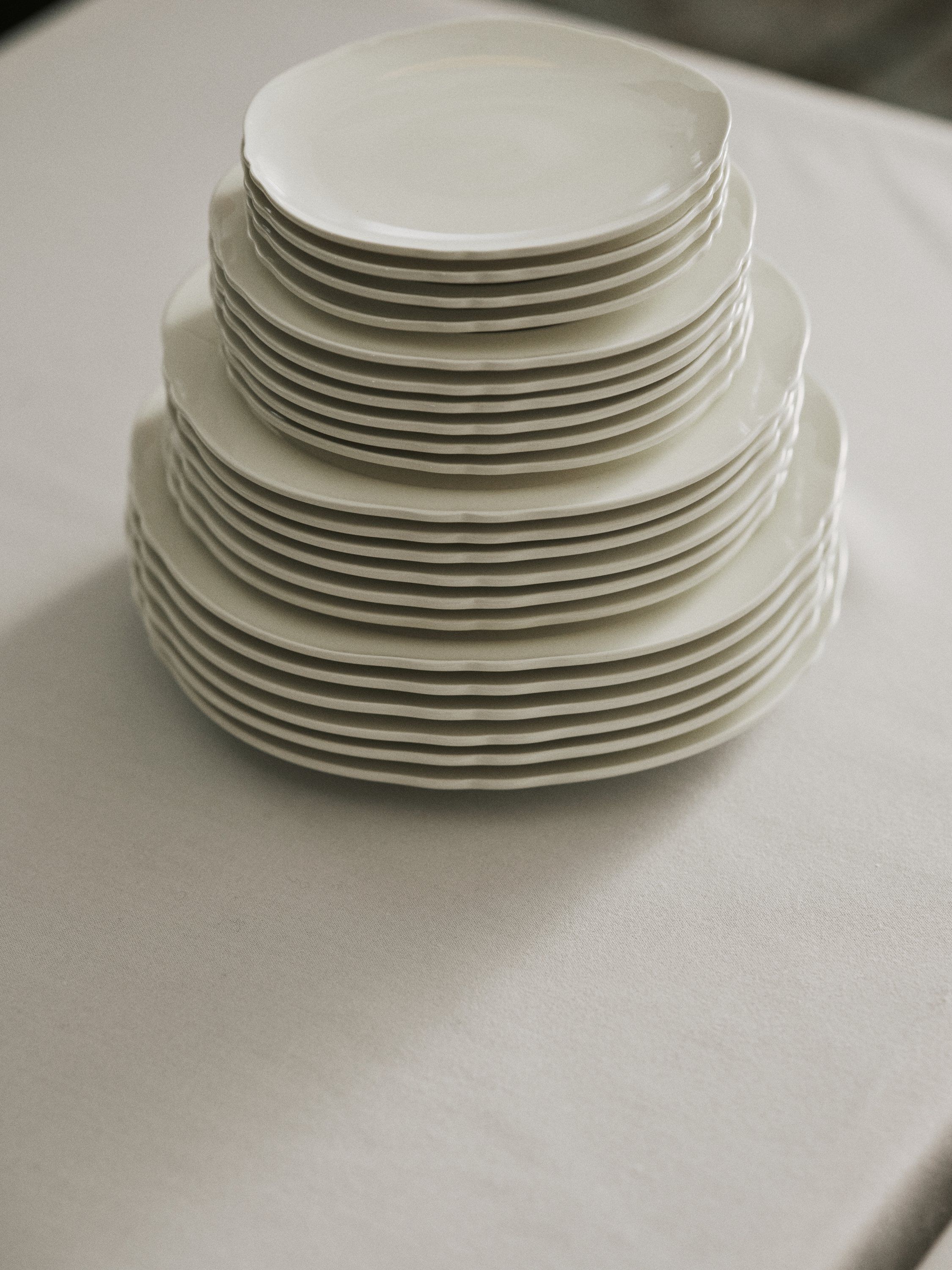 BREAKFAST PLATE WHITE SILHOUETTE