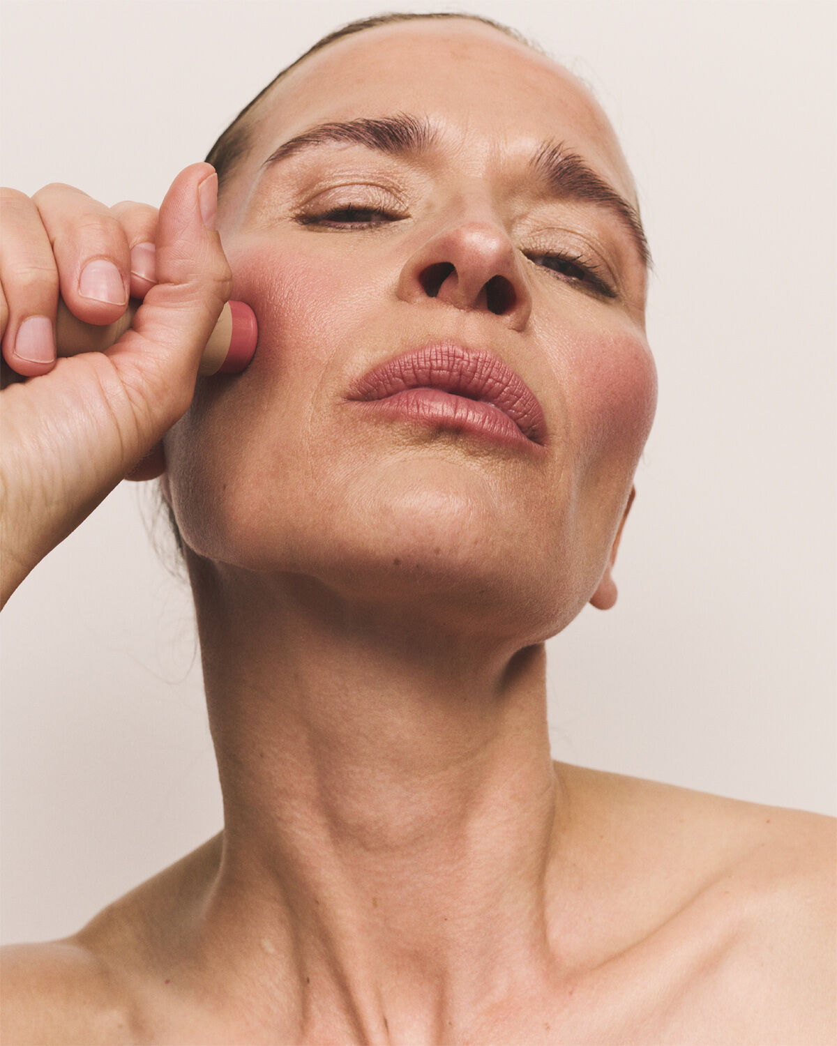 Skin Glow Tinted Beauty Balm highlighter