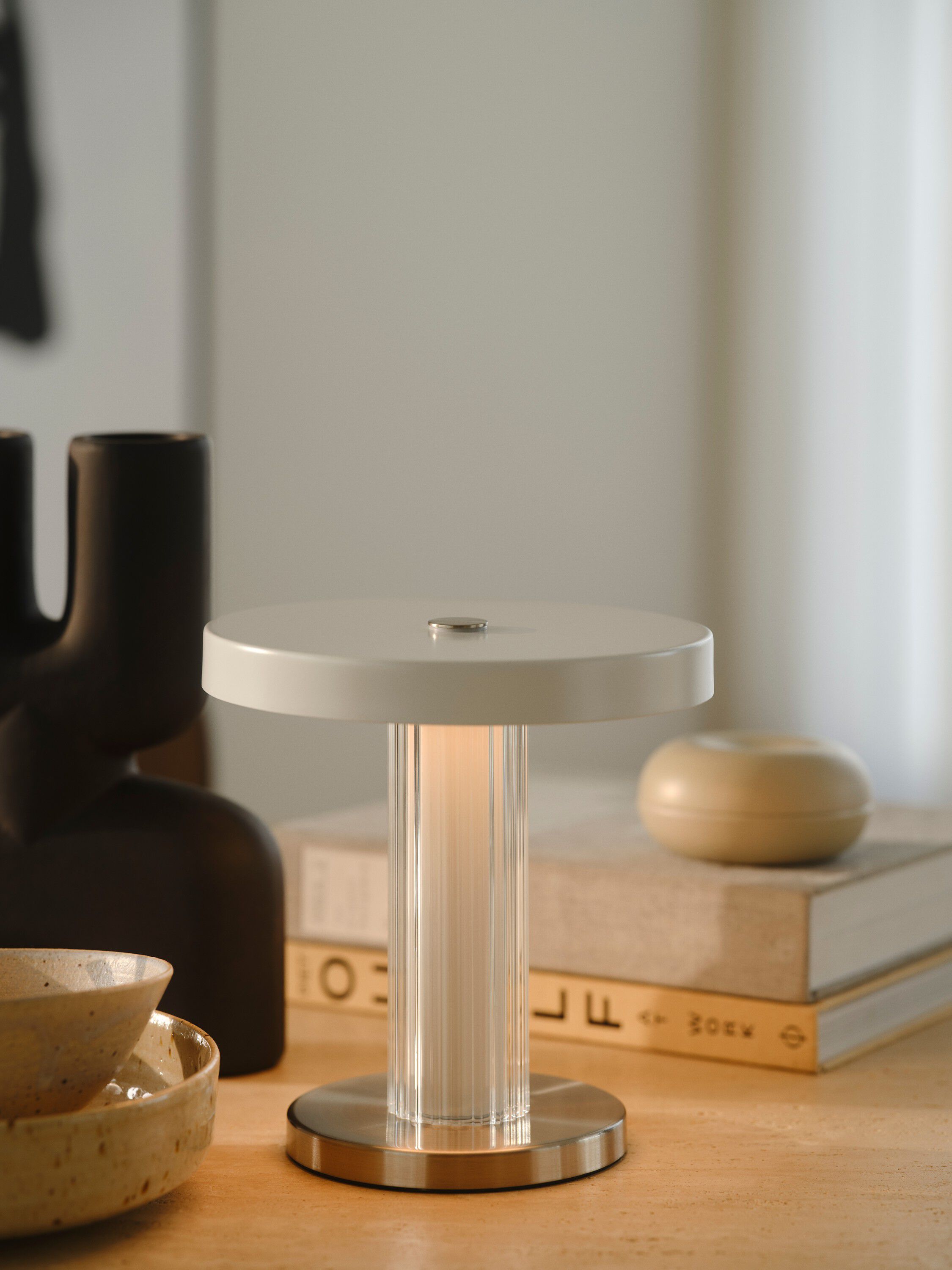 TREZZI PORTABLE TABLE LED WHITE