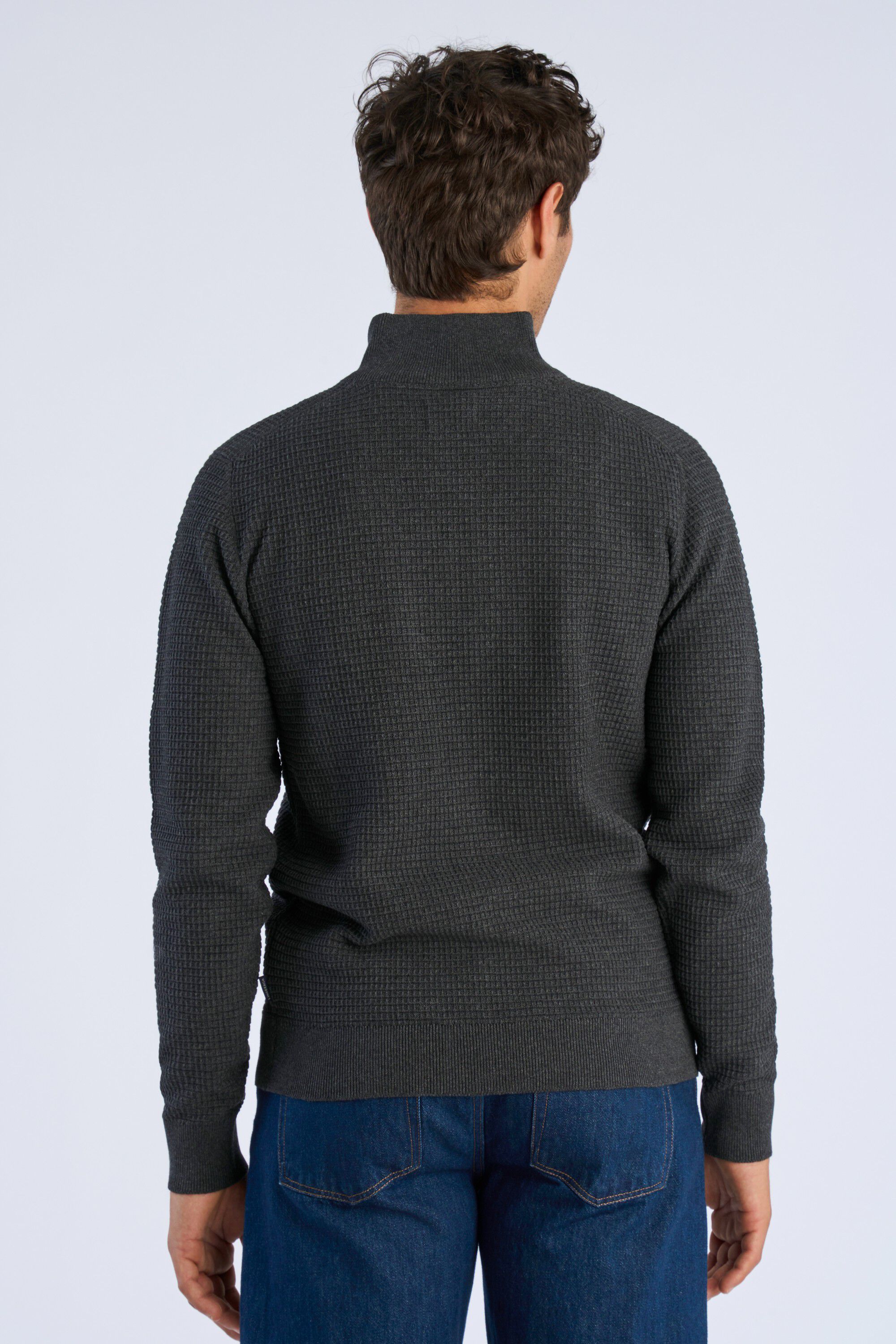 Structure half zip