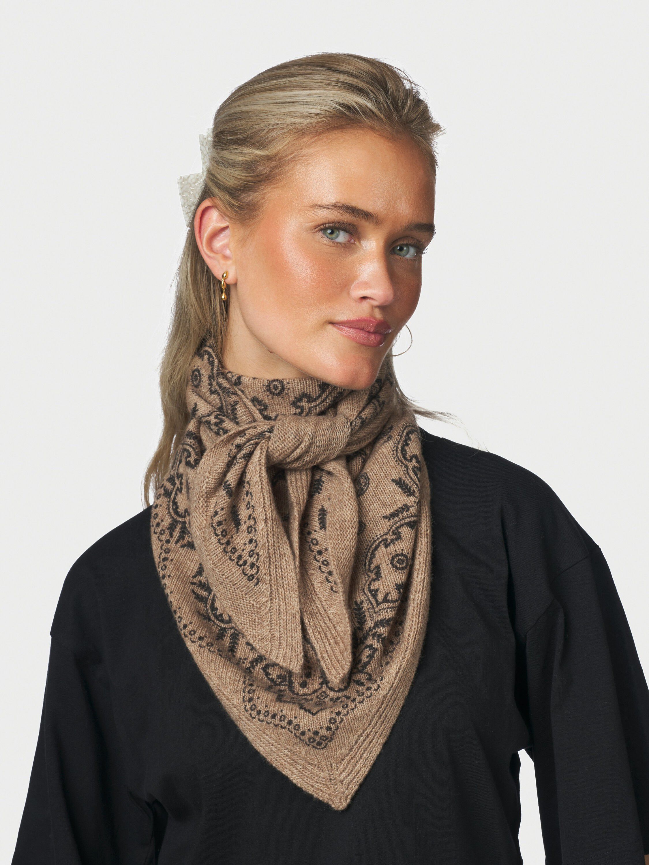 Lolana Paisley Knit Scarf