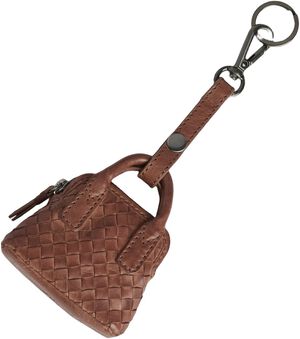 Amayambg Charm, Weave