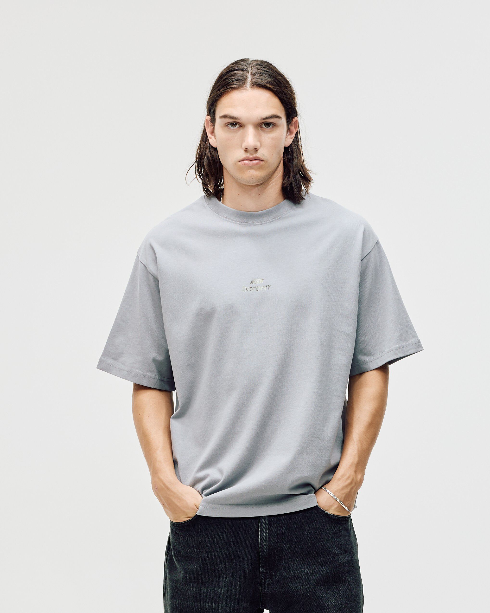 AW26 LOGO BOX FIT