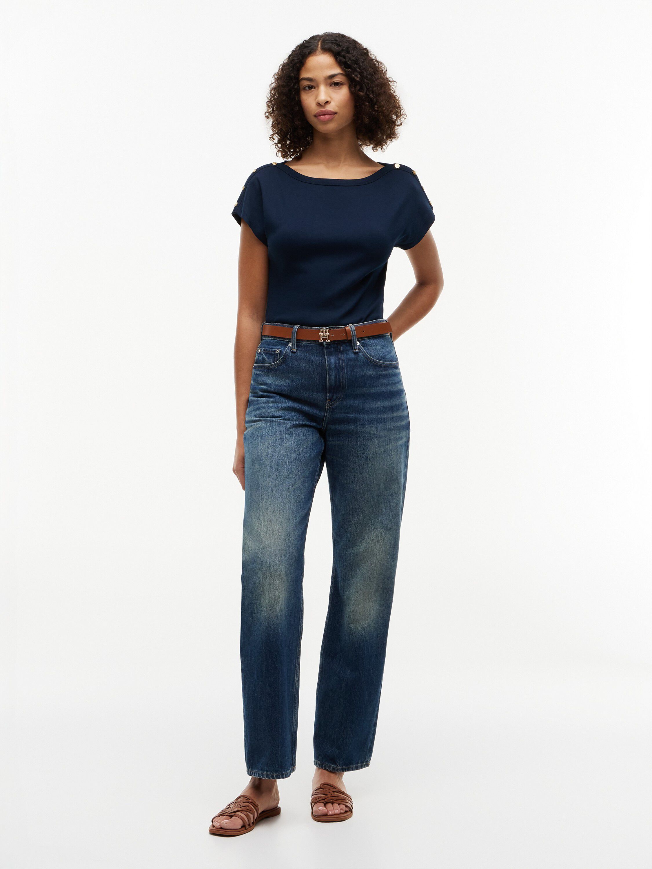 GOLD BTN CAP-SLV BOAT-NK TEE