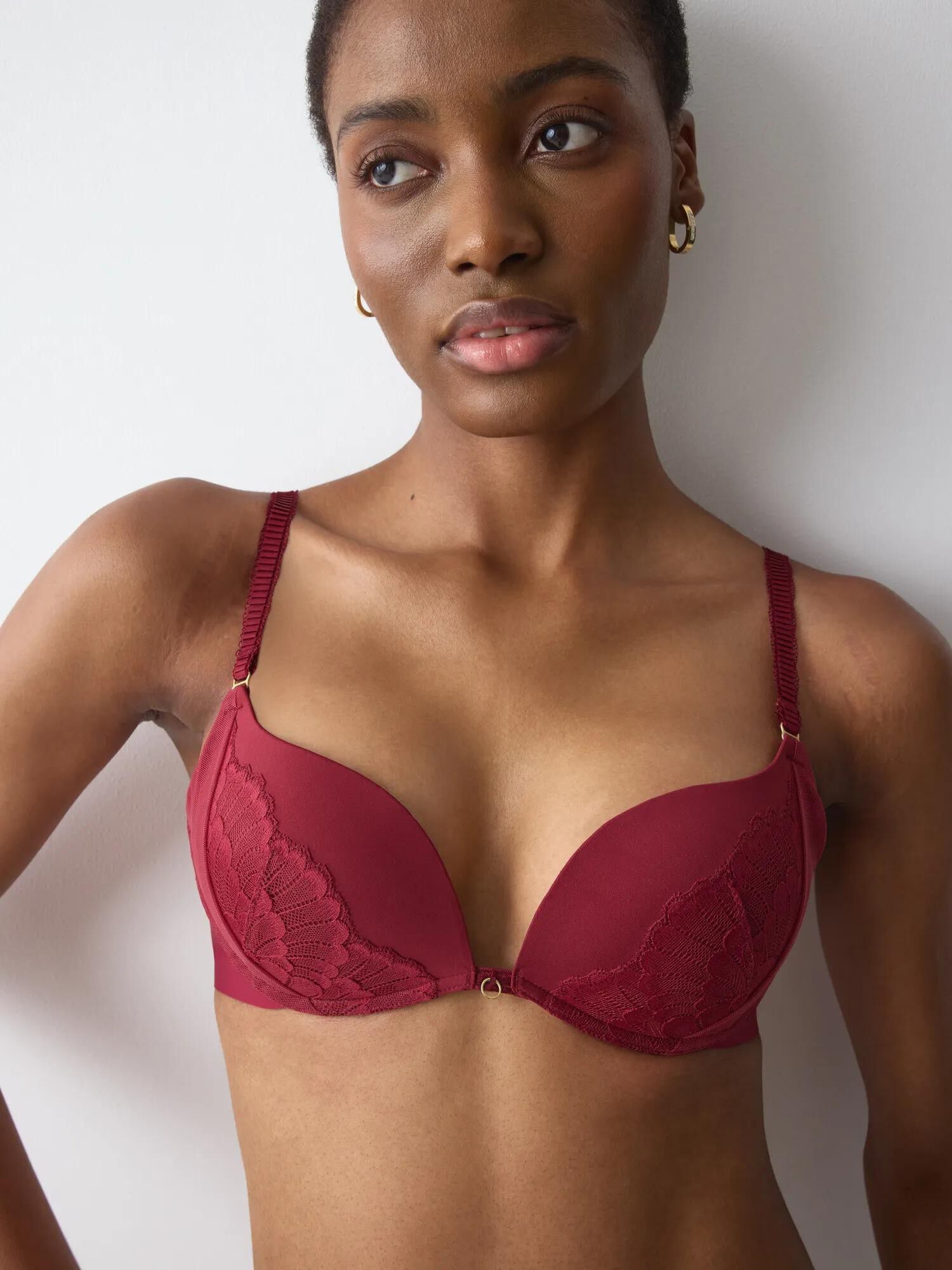 Love in Lace WHU