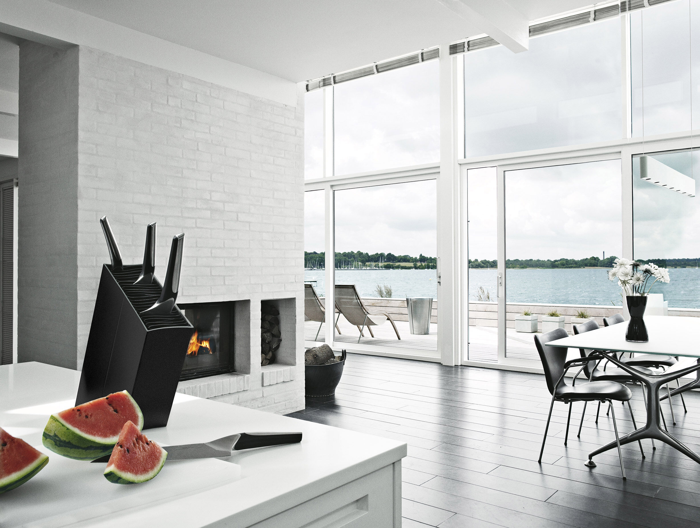 Knivblok skr&aring; black