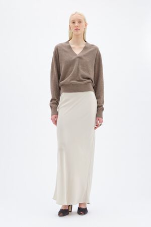 V-NECK SWEATER