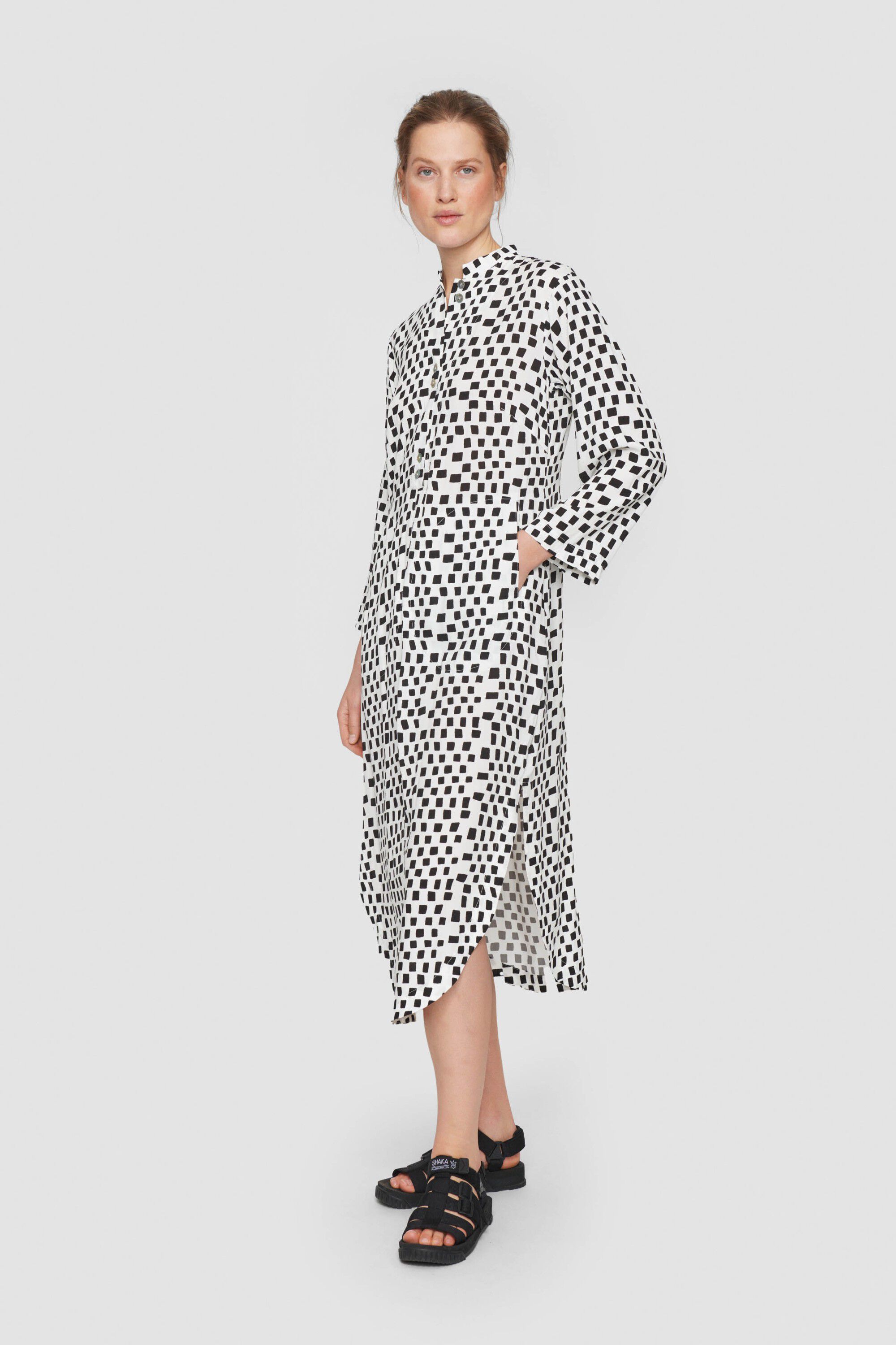 COLOUR DREAM & DOMINO