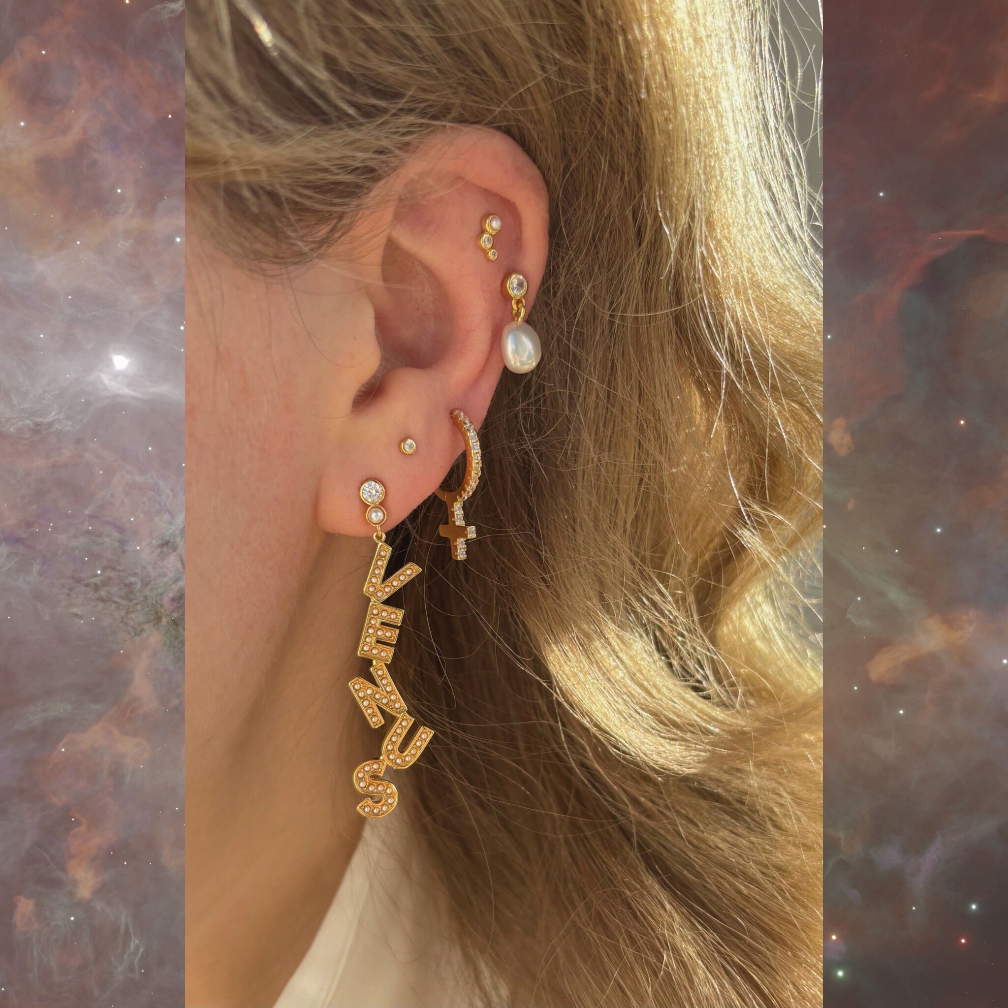 Venus in Love Huggie