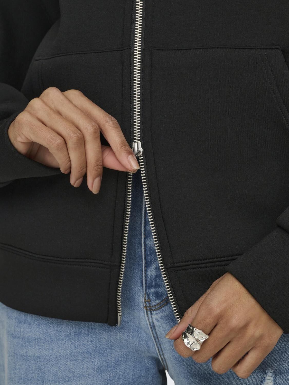 ONLNAOMI L/S TWO-WAY ZIP HOODIE CS
