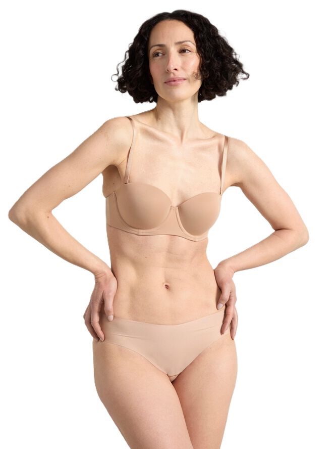 Usynlig brasiliansk truse med normal midje