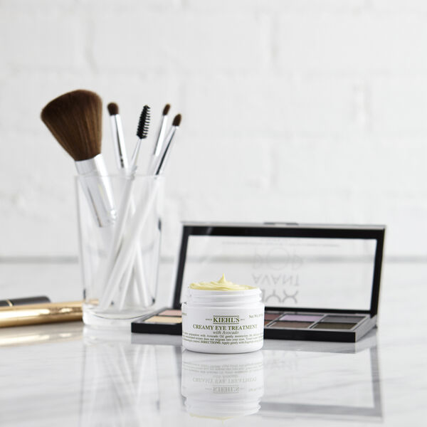 Creamy Eye Treatment with Avocado