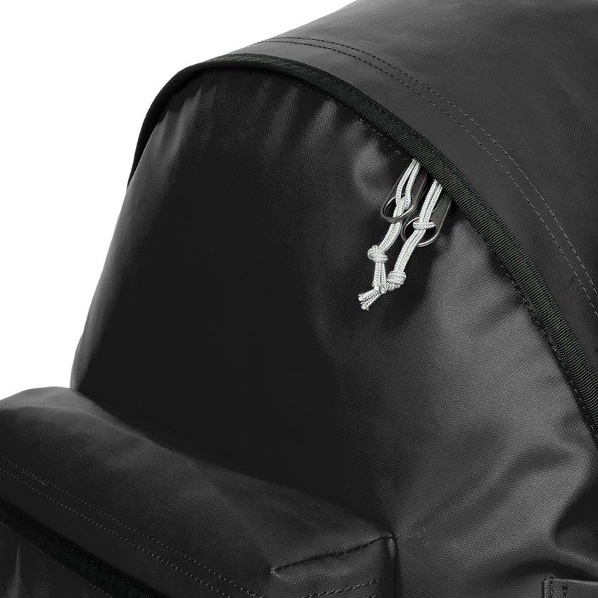 DAY PAK'R TARP BLACK2