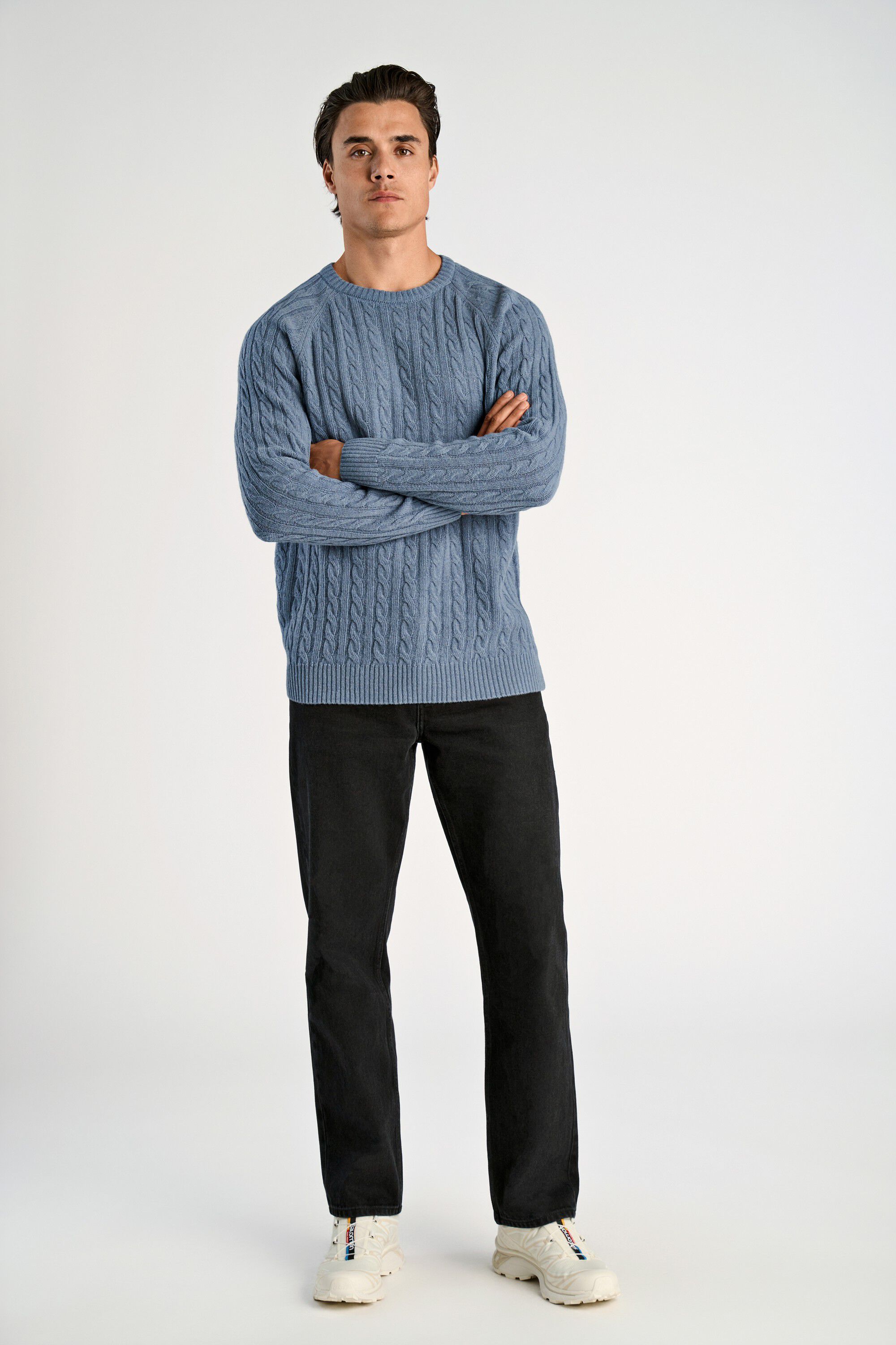Lambswool raglan cable o-neck