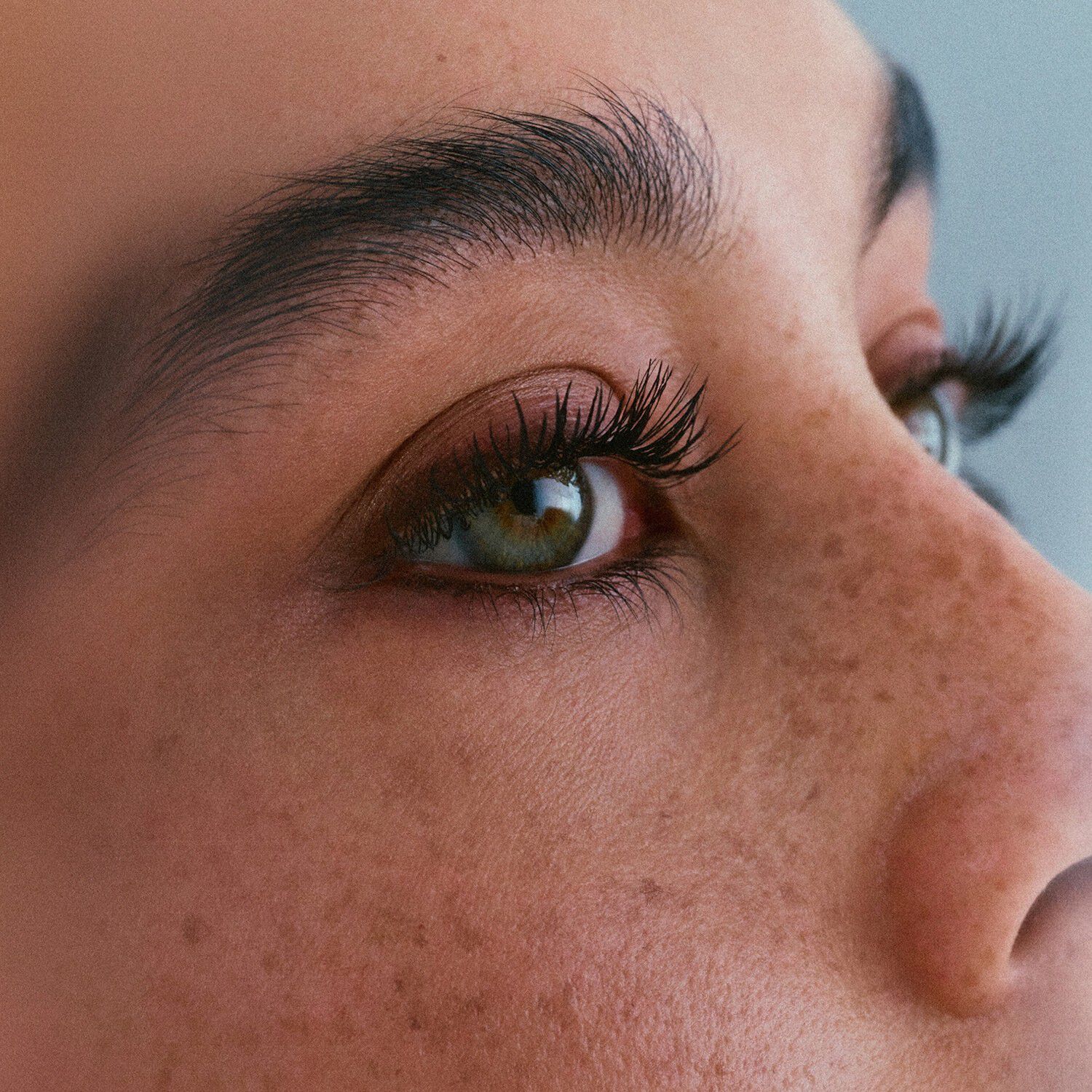 Soulgazer - Forl&aelig;ngende og l&oslash;ftende mascara med peptider