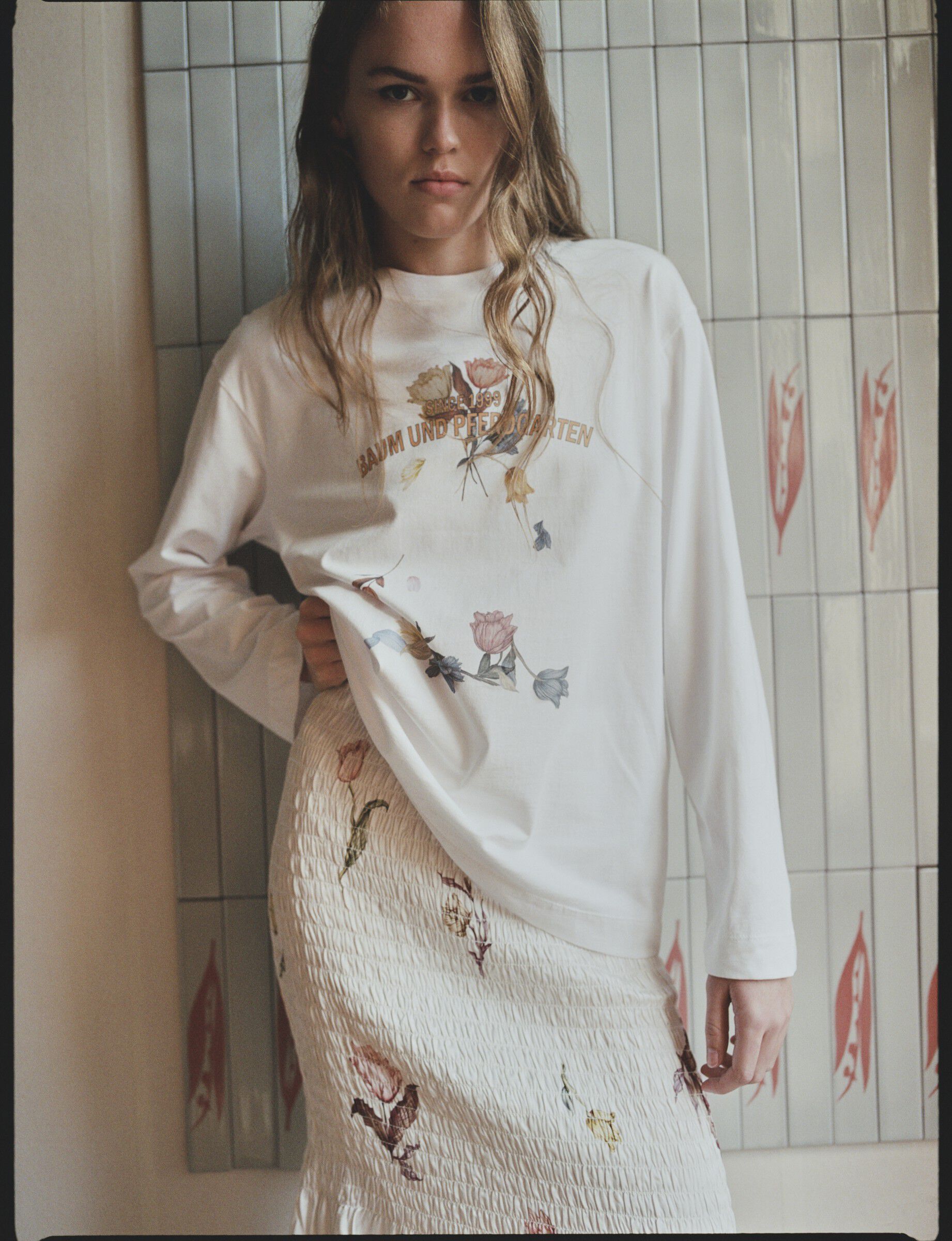JEEVONA T-Shirt