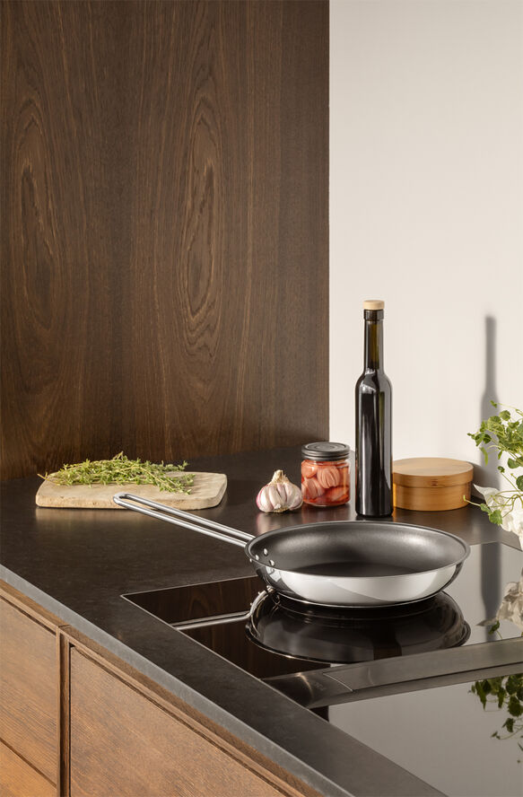 Stainless Steel Stegepande 24 cm med Slip-Let® belægning