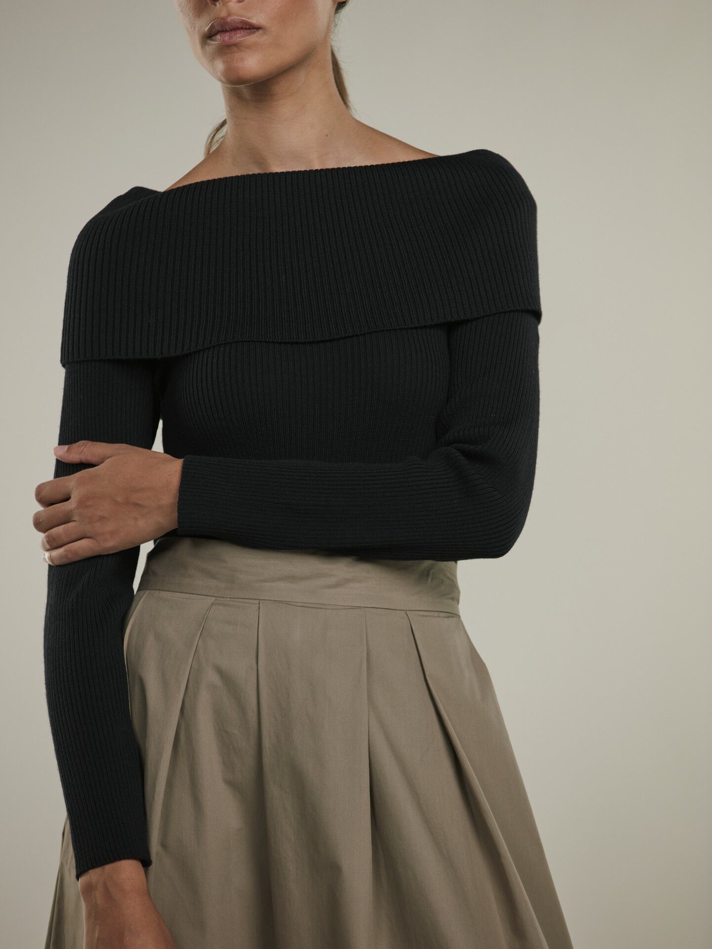 Klara Off Shoulder, Knit