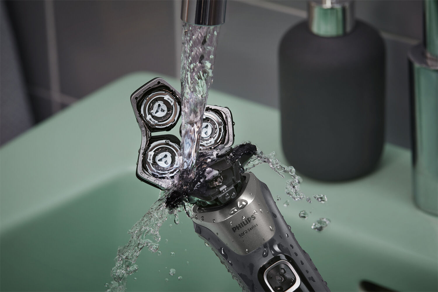 Shaver Series 5000 Wet & Dry electric shaver