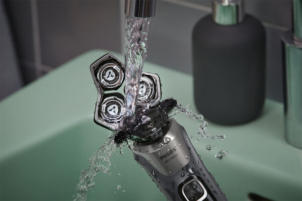 Shaver Series 5000 Wet & Dry electric shaver