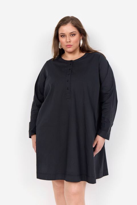 Curvy WA-SAGA 13 Kjole Sort