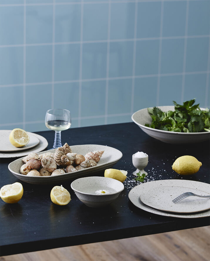 GRAINY plate, S, sand