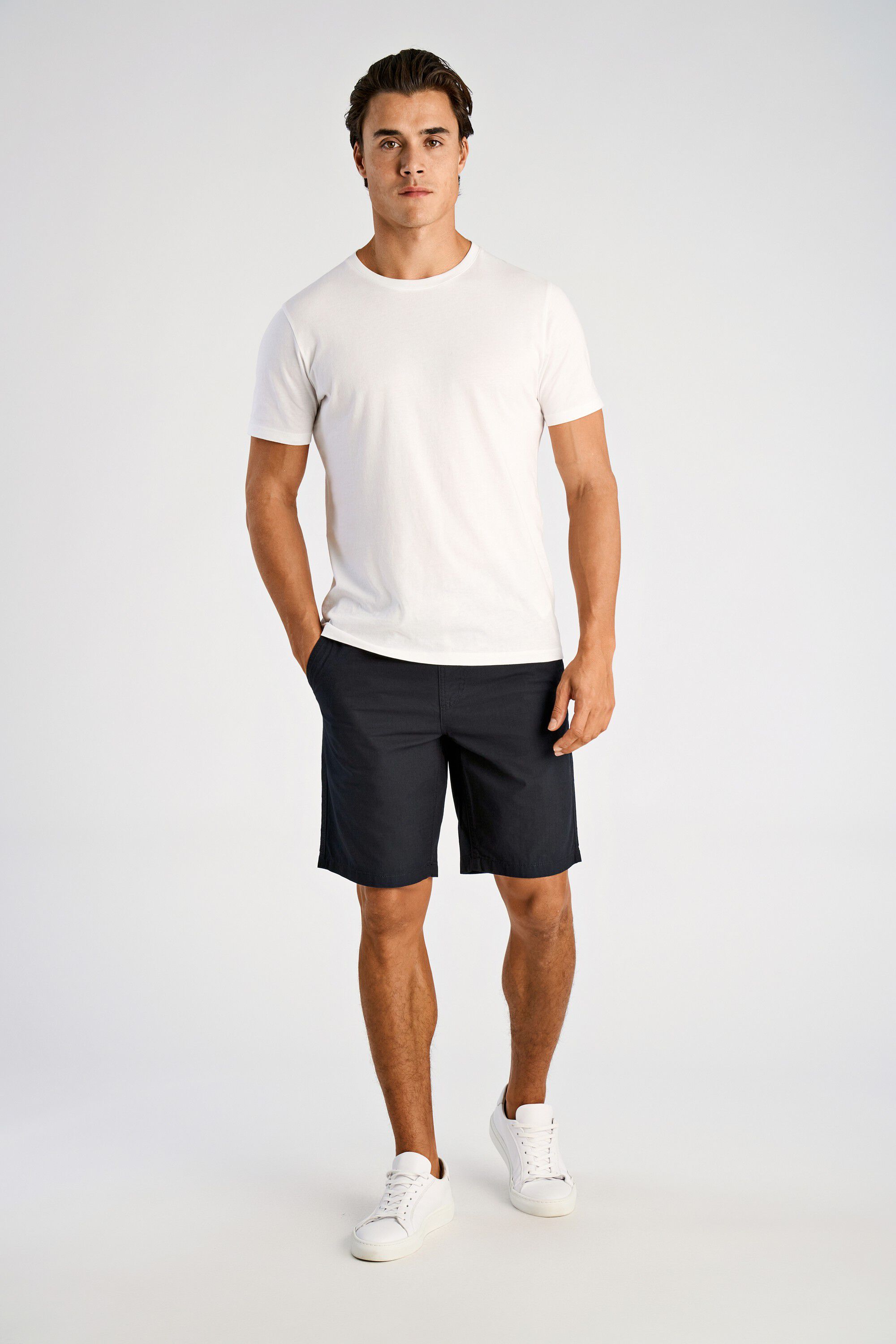 Elastic waist shorts
