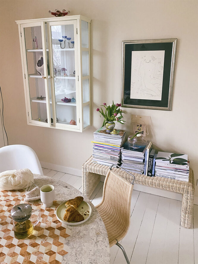 PLATE, MEDIUM, 2 PCS, CLAY IVORY, GLAZE LIGHT YELLOW, 18515I