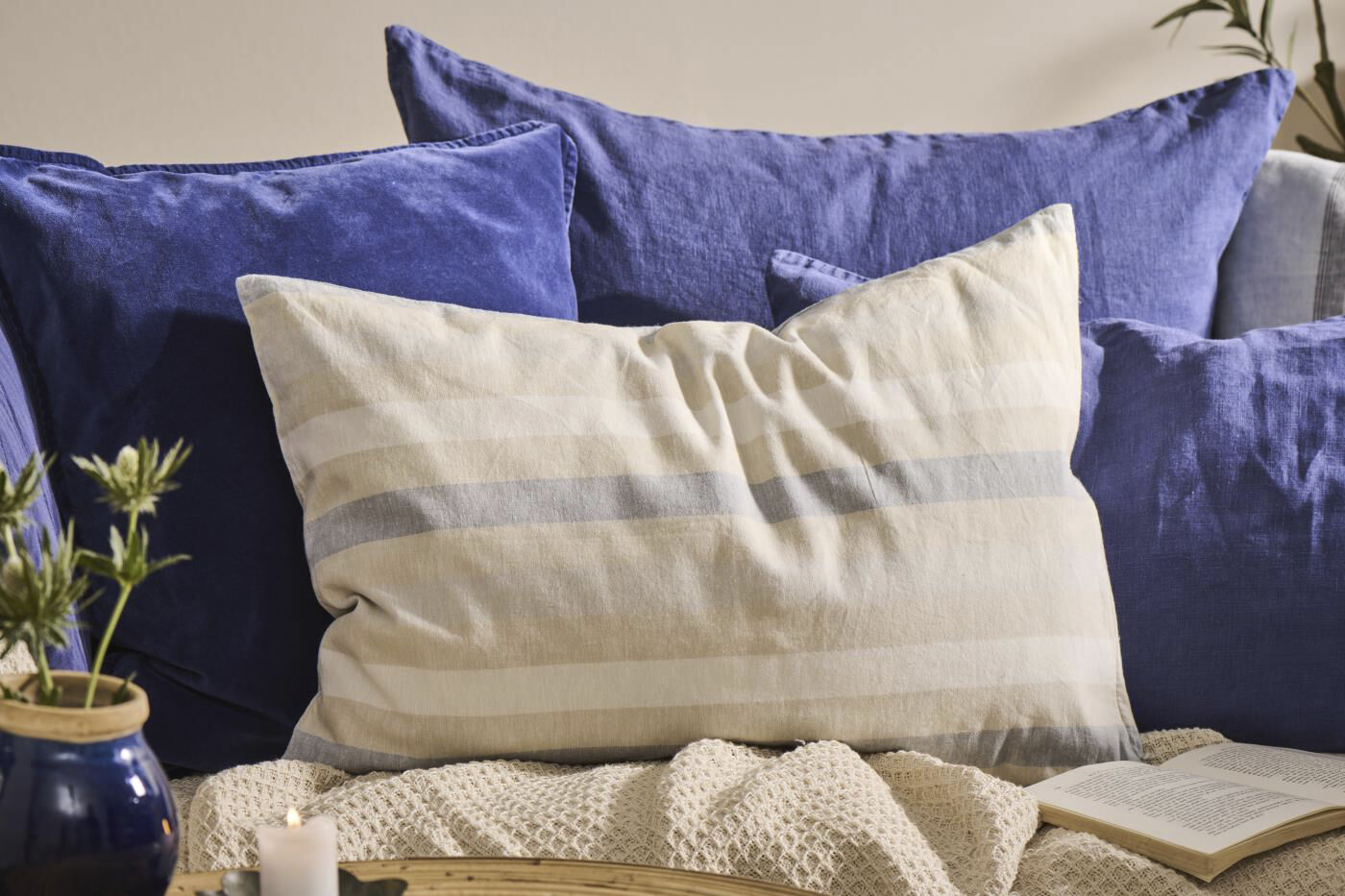 Pude natur m/hvide og lysebl&aring; striber