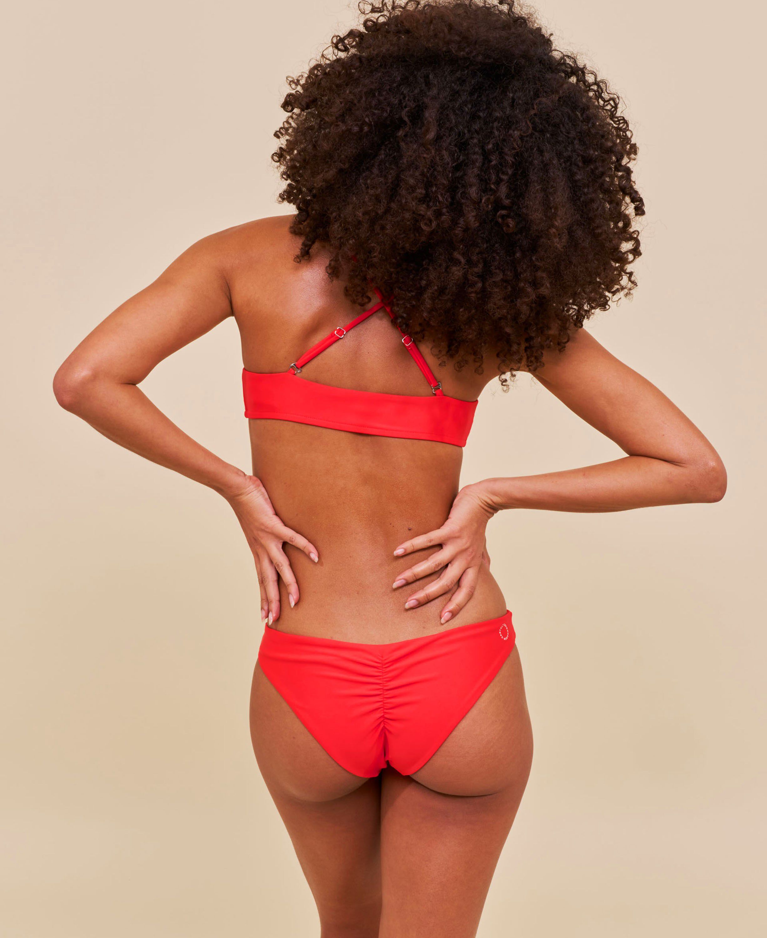 Batur rynket bikinitruse