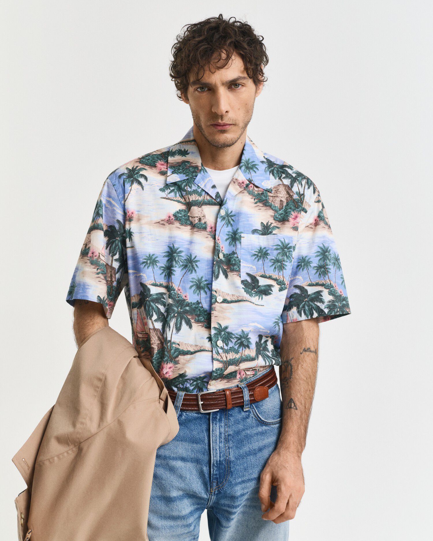 REL RESORT ISLAND PRINT SHIRT