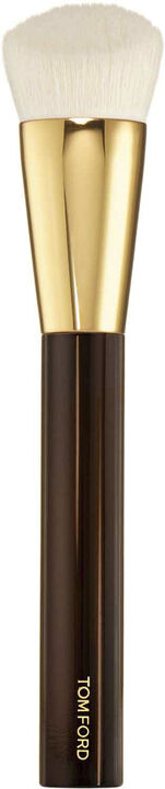 Shade and Illuminate Foundation Brush 2. 5
