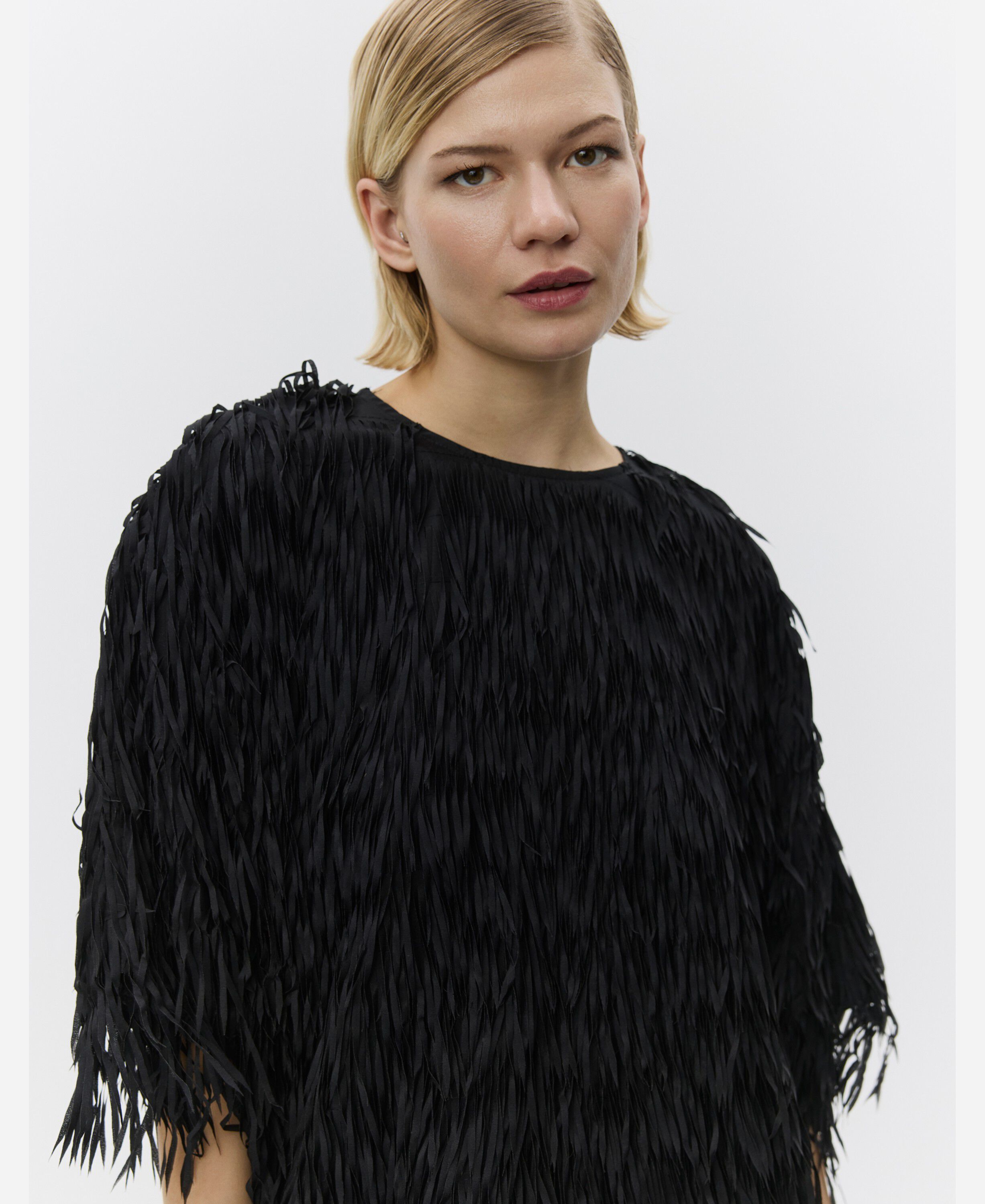 Barcelona - Delicate Fringes