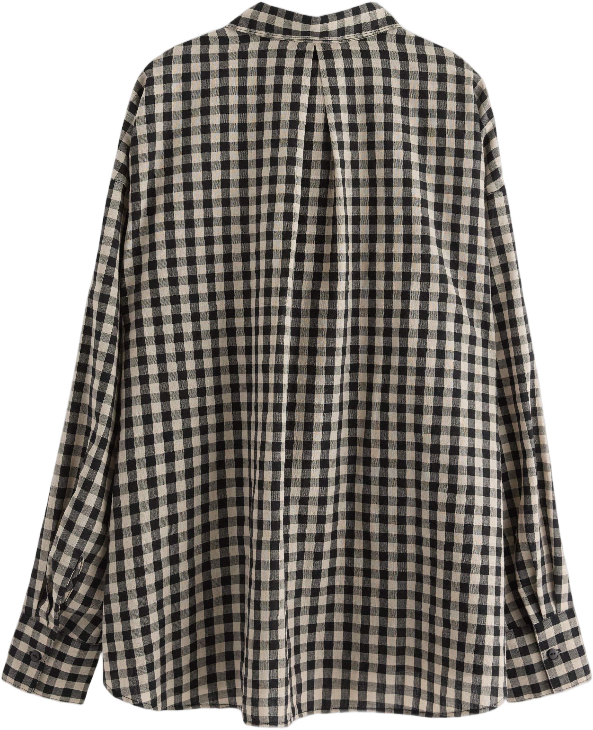 V&aelig;vet skjorte med en afslappet pas