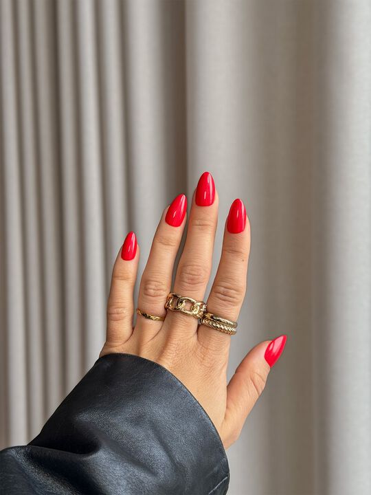 Ruby Red, Medium Almond