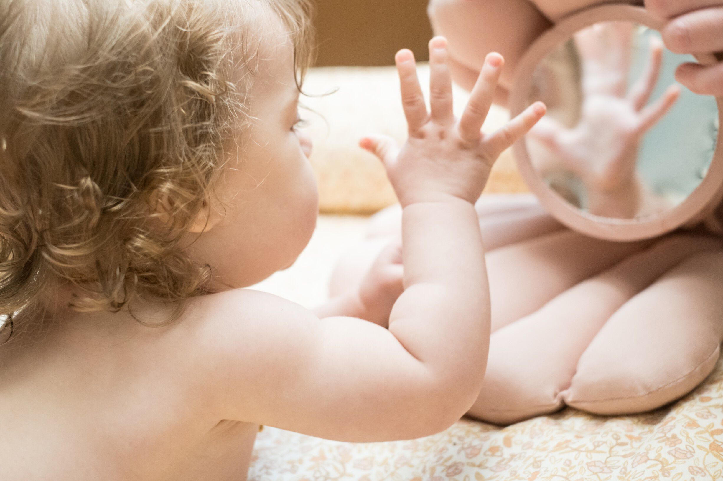 Baby spejlleget&oslash;j