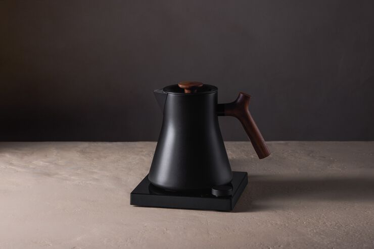 Corvo EKG Pro 0. 9L Matte Black + Walnut Handle