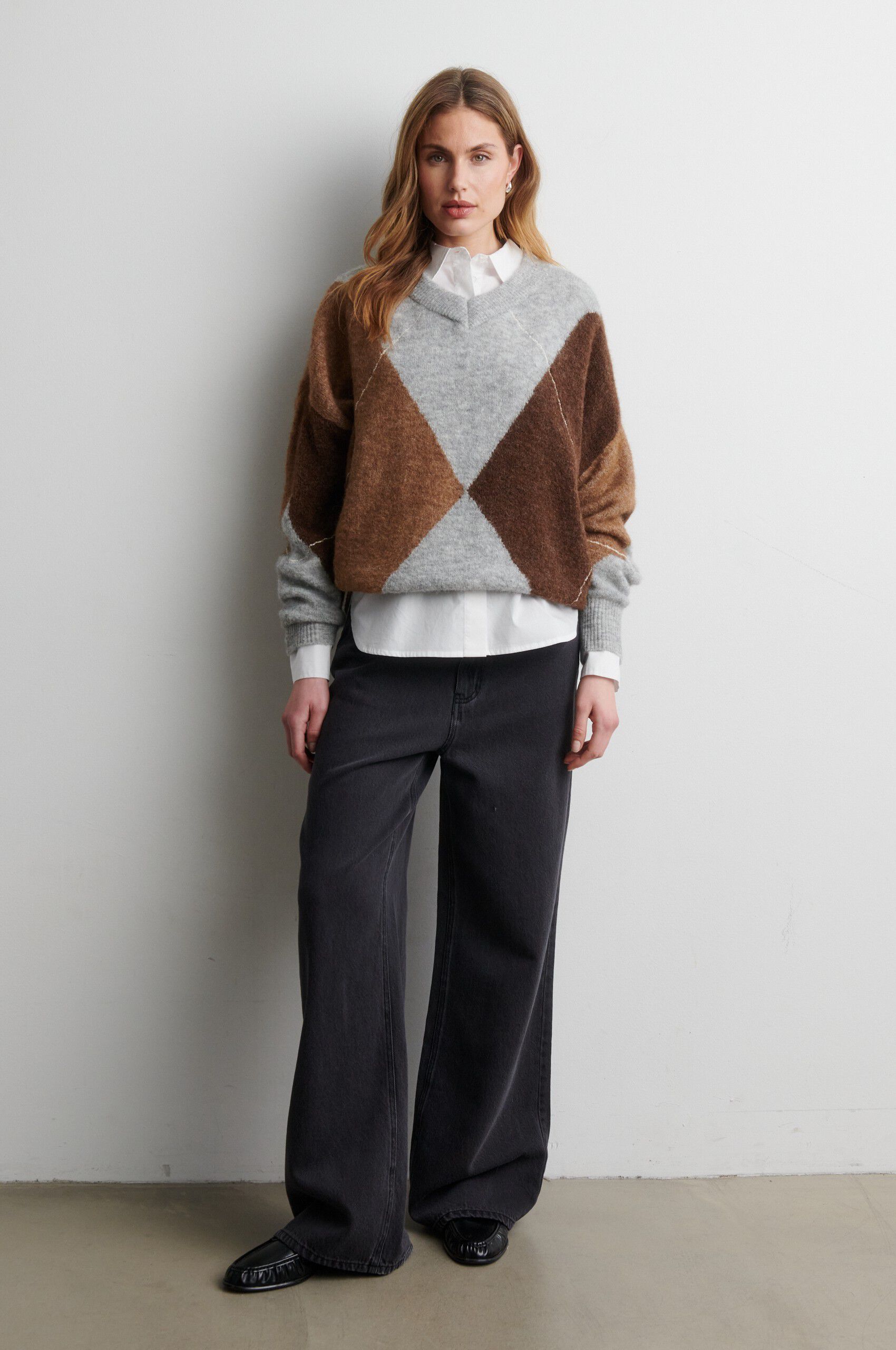Forca Knit V-Neck