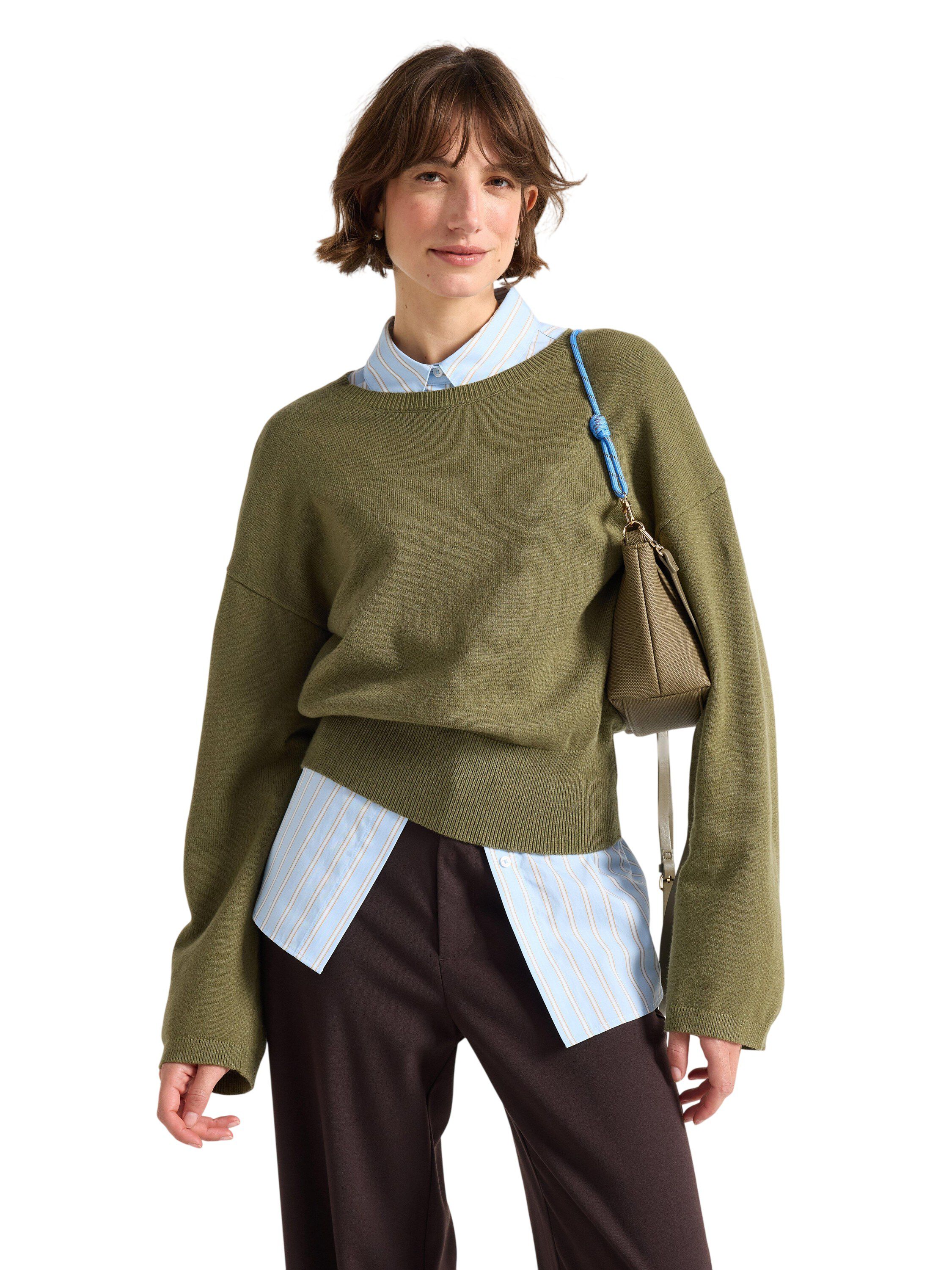 Strikket tr&oslash;je med en afslappet pas