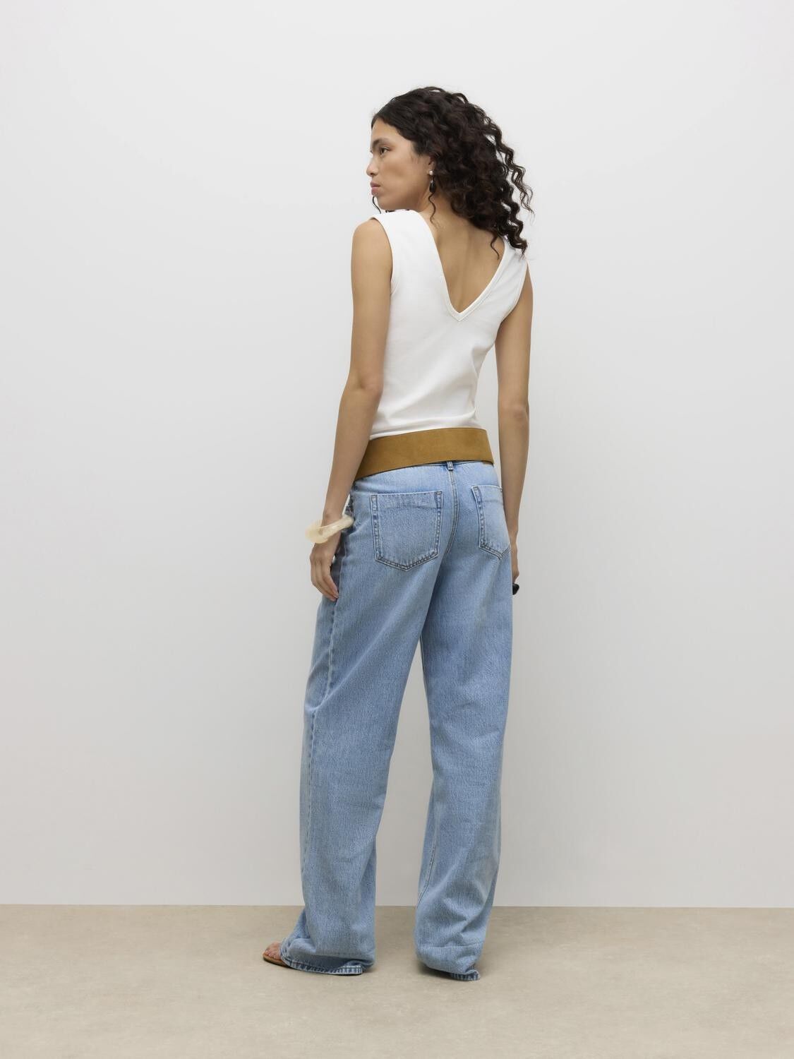 AWVEGA V-NECK TANK TOP