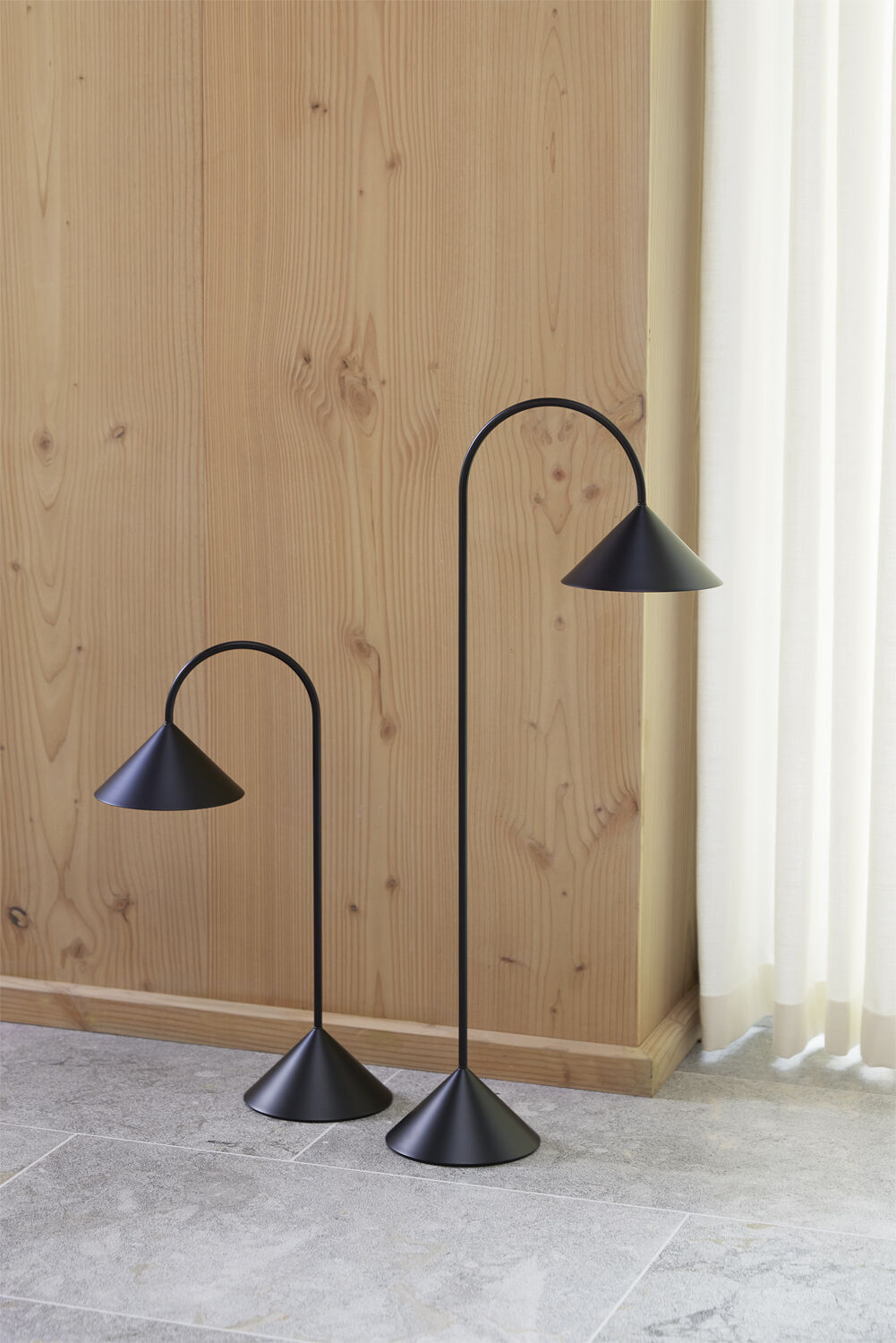 Grasp Portable Table Lamp H47